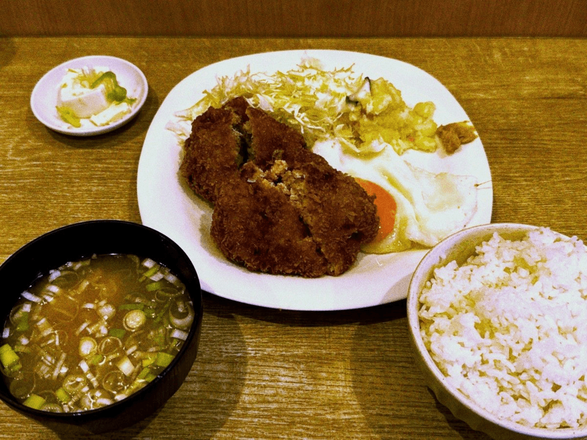A familiar minced-cutlet set at Ayuta diner